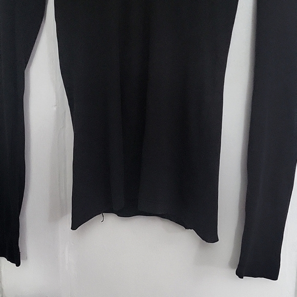Faded Black V-Neck Long Sleeve Tee - Picture 4 of 6